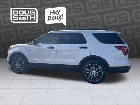 Used 2018 Ford Explorer Sport image 1