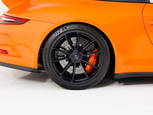 Used 2018 Porsche 911 GT3 RWD image 12