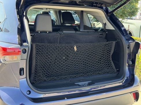 Used 2023 Toyota Highlander XLE image 24