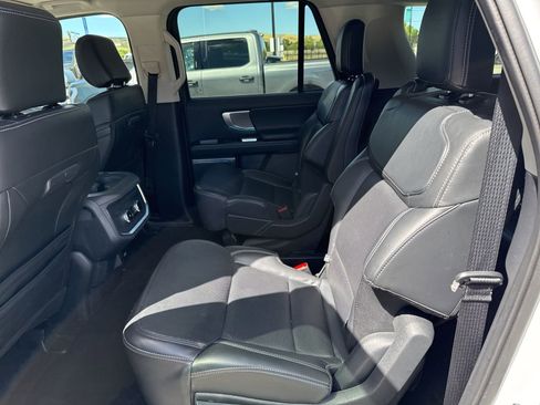 Used 2025 Ford Expedition Max Platinum image 14