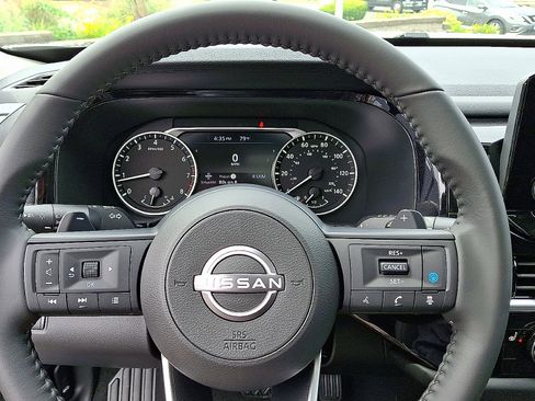 New 2025 Nissan Pathfinder SV w/ SV Premium Package image 14