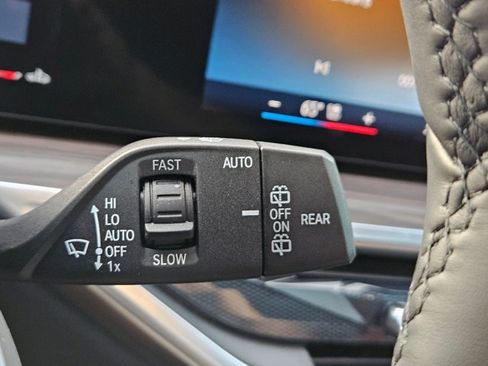 Used 2026 BMW X5 xDrive40i w/ M Sport Package AWD/4WD image 23