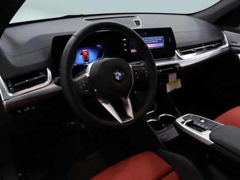 Used 2025 BMW X2 xDrive28i w/ Convenience Package image 2
