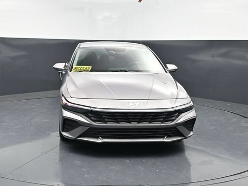 Used 2024 Hyundai Elantra SEL FWD image 2
