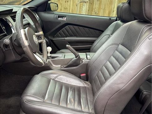 Used 2011 Ford Mustang GT Premium w/ Security Pkg RWD image 25