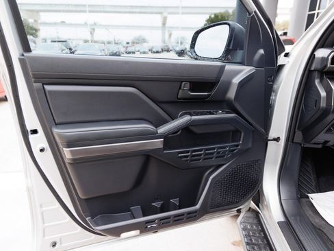 Used 2025 Toyota 4Runner Limited image 41