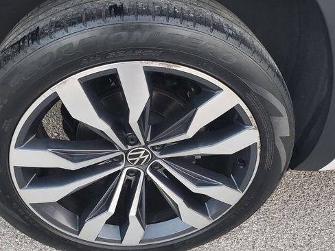 Used 2021 Volkswagen Atlas SEL Premium image 34