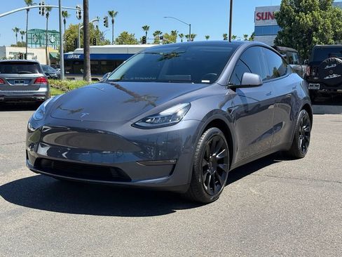 Used 2022 Tesla Model Y Long Range AWD/4WD image 10