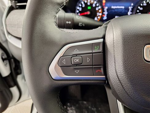 New 2026 Jeep Compass Latitude image 18