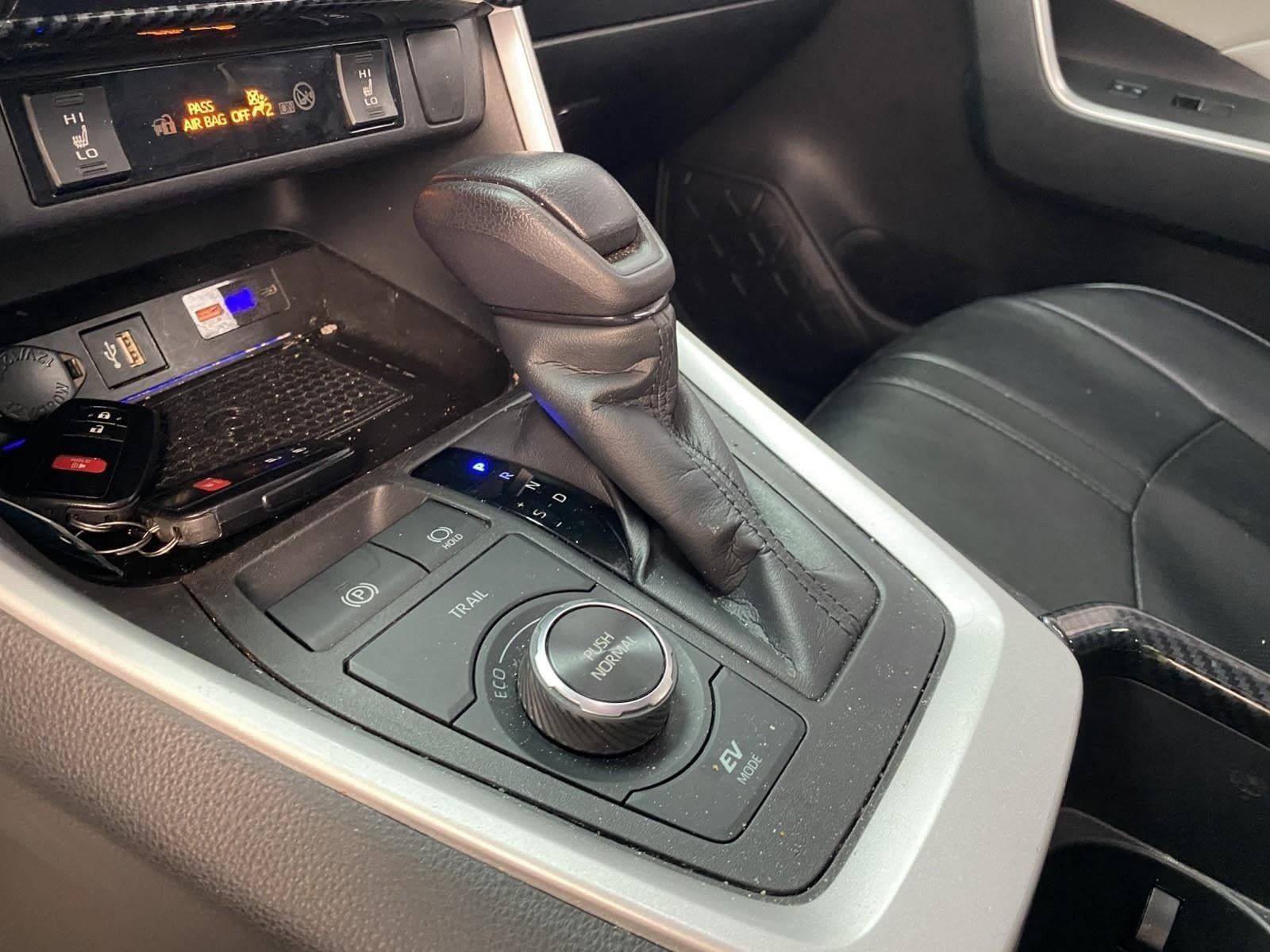 Used 2023 Toyota RAV4 XLE w/ XLE Grade Weather Package AWD/4WD image 19