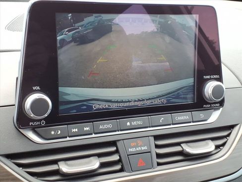 Used 2025 Nissan Altima 2.5 SV FWD image 30