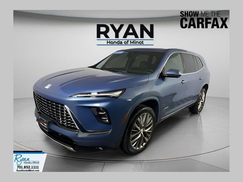 Used 2025 Buick Enclave Avenir AWD/4WD image 1