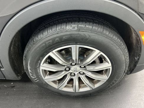 Used 2019 Cadillac XT4 Sport w/ Cold Weather Package AWD/4WD image 8