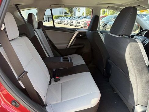 Used 2017 Toyota RAV4 XLE FWD image 19