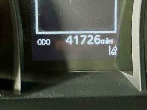 Used 2024 Toyota Camry SE image 32