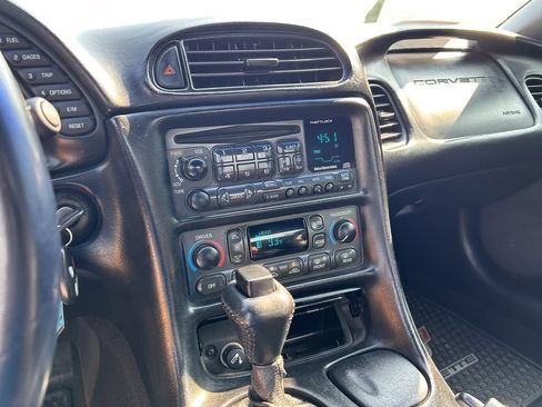 Used 2002 Chevrolet Corvette Convertible w/ Preferred Equipment Group2 RWD image 23