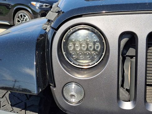 Used 2017 Jeep Wrangler Unlimited Sport AWD/4WD image 9