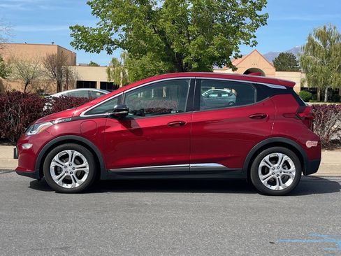 Used 2019 Chevrolet Bolt LT image 2