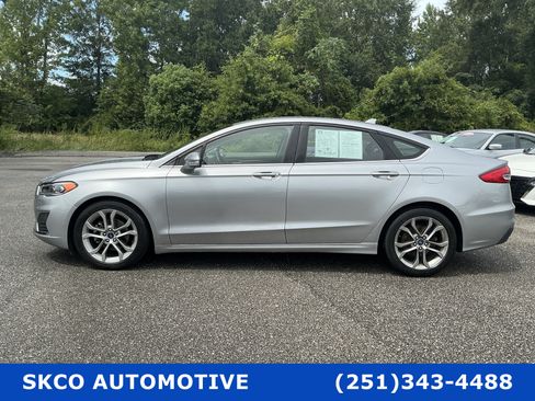 Used 2020 Ford Fusion SEL FWD image 2