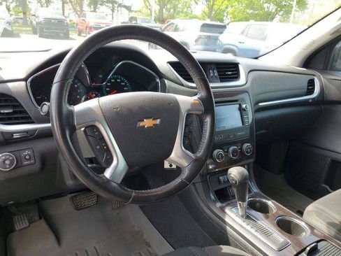 Used 2015 Chevrolet Traverse LT FWD image 7