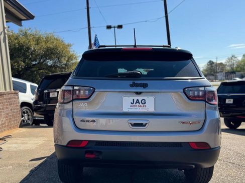 Used 2019 Jeep Compass Trailhawk AWD/4WD image 9