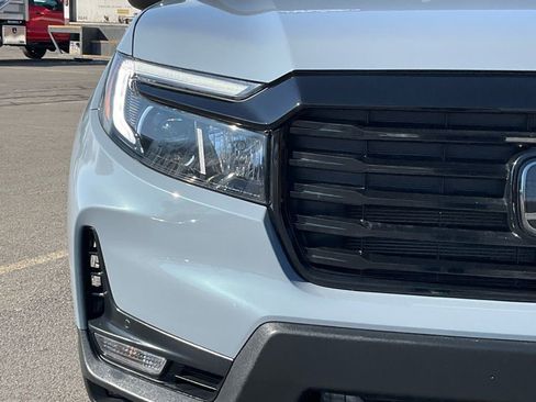 Used 2024 Honda Passport Black Edition image 2