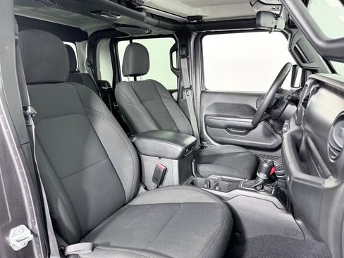Used 2023 Jeep Gladiator Sport image 12