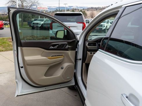 Used 2017 GMC Acadia Denali w/ Technology Package image 19