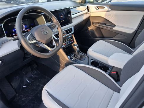New 2026 Volkswagen Taos SE FWD image 7
