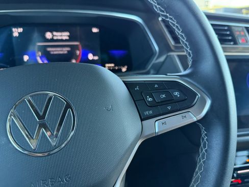 Used 2023 Volkswagen Tiguan SE R-Line image 13