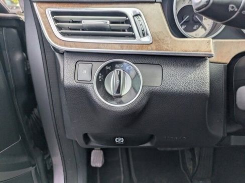 Used 2014 Mercedes-Benz E 350 Sedan image 29