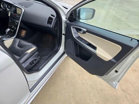 Used 2013 Volvo XC60 T6 R-Design Platinum image 19