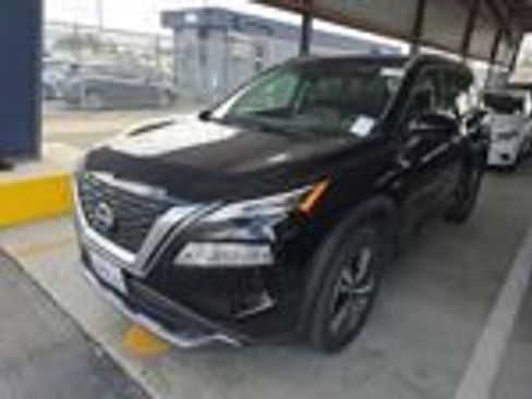 Used 2023 Nissan Rogue SL AWD/4WD image 2