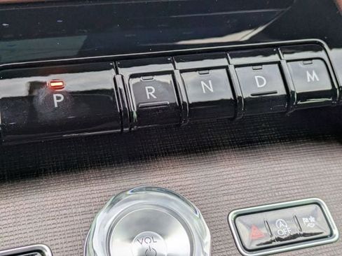 New 2026 Lincoln Navigator L Reserve AWD/4WD image 14