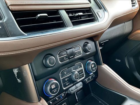 Used 2023 Chevrolet Tahoe High Country w/ LPO, Illumination Package RWD image 35
