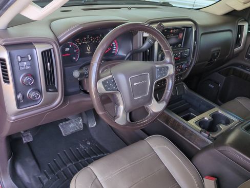 Used 2015 GMC Sierra 2500 Denali w/ Duramax Plus Package AWD/4WD image 9