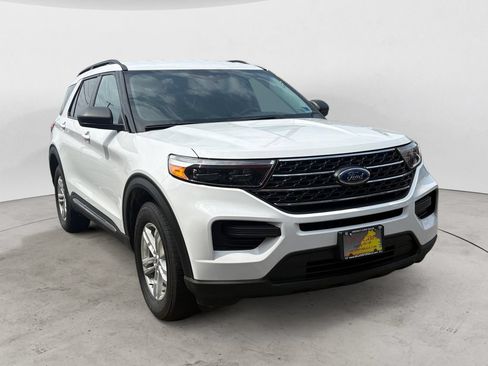 Used 2022 Ford Explorer XLT AWD/4WD image 1