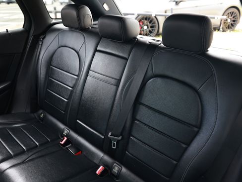 Used 2019 Mercedes-Benz GLC 300 w/ Premium Package image 11