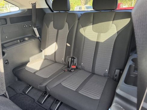 Certified 2025 Kia Sorento LX image 12
