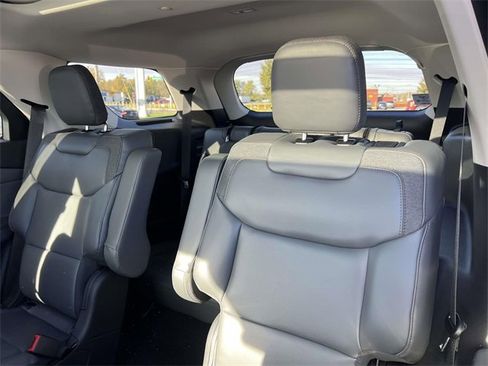 New 2025 Ford Explorer Active w/ Active Comfort Package image 29