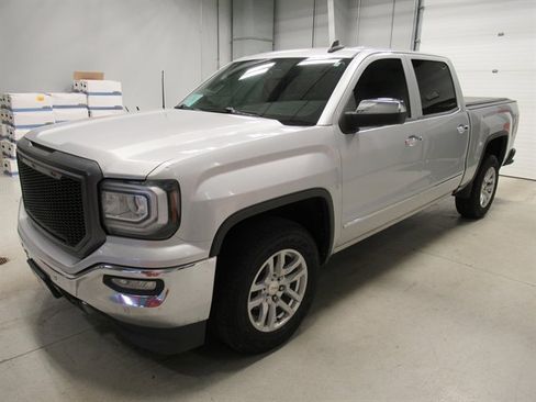 Used 2018 GMC Sierra 1500 SLT w/ SLT Preferred Package image 3