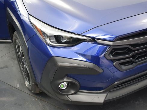 Certified 2025 Subaru Crosstrek 2.5i Limited w/ Crosstrek Mirror Package image 11