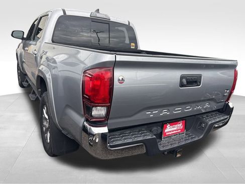 Used 2019 Toyota Tacoma SR5 image 12
