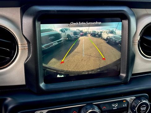 Used 2021 Jeep Wrangler Unlimited Sahara image 19