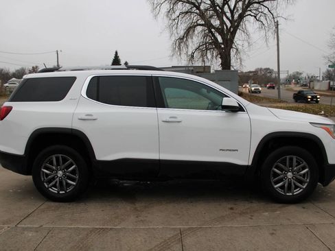 Used 2017 GMC Acadia SLT image 3