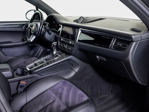 Certified 2020 Porsche Macan AWD/4WD image 7