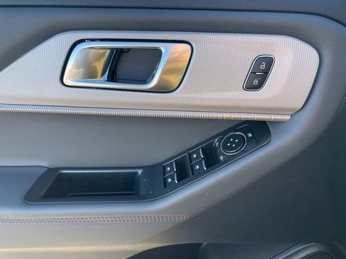 New 2026 Ford Explorer Active w/ Active Comfort Package RWD image 10