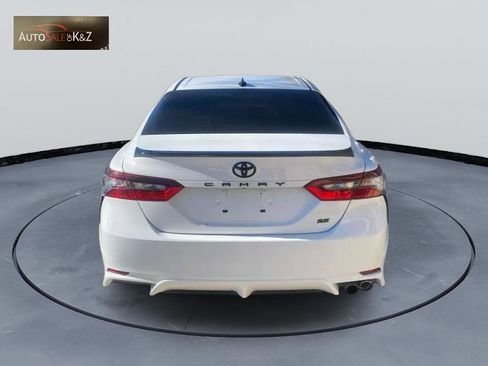 Used 2022 Toyota Camry SE image 5