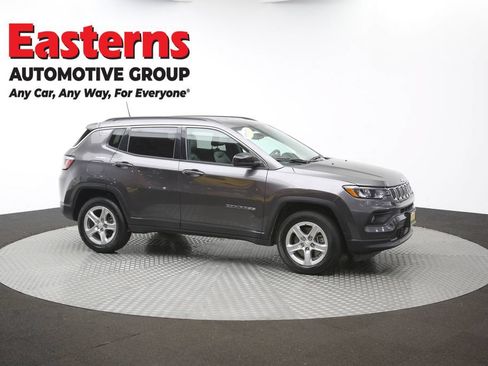 Used 2024 Jeep Compass Latitude AWD/4WD image 43