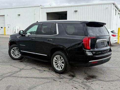 Used 2021 GMC Yukon SLT w/ SLT Premium Package image 3
